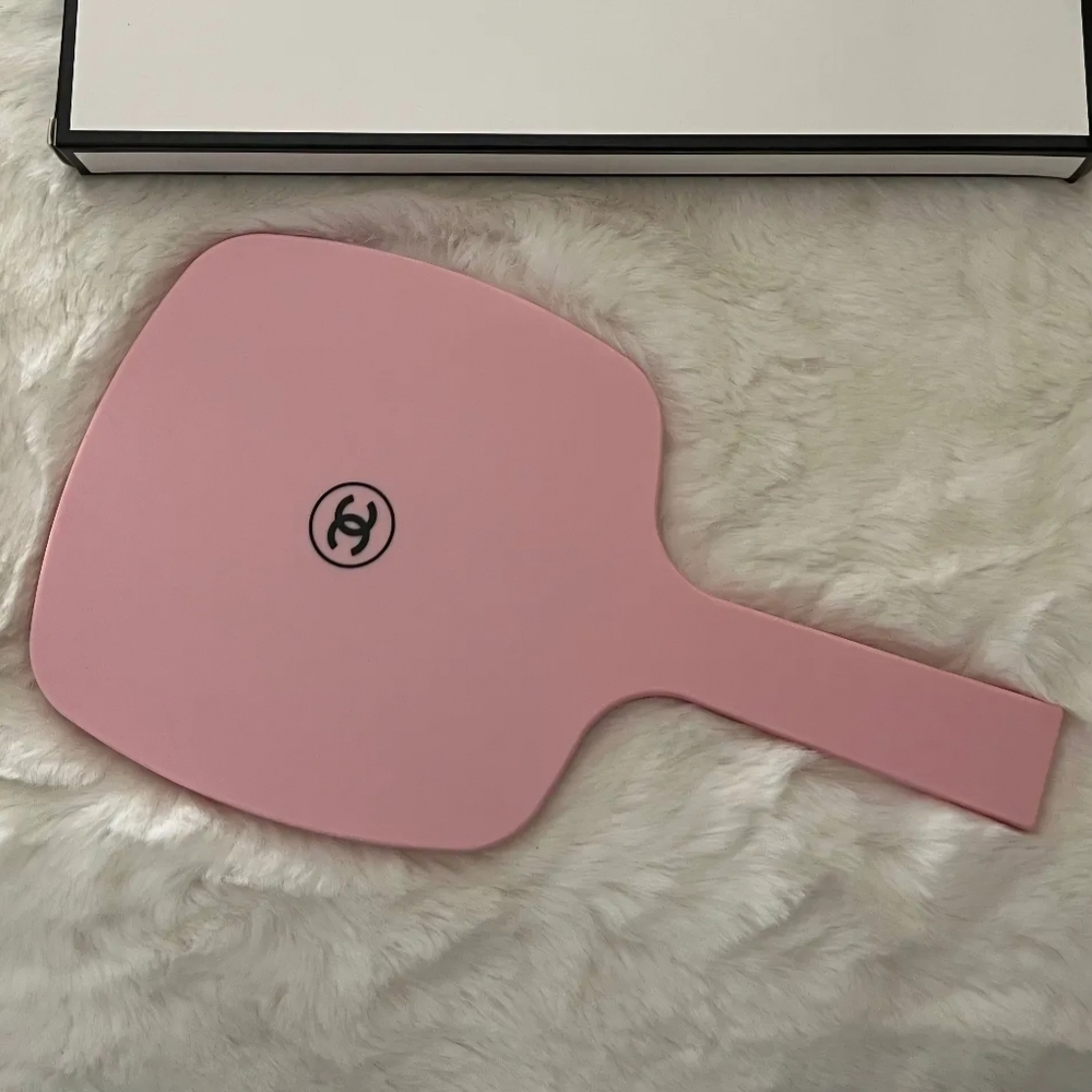 Chanel Makeup Soft Pink Hand Mirror with Box - Picture 2 of 5